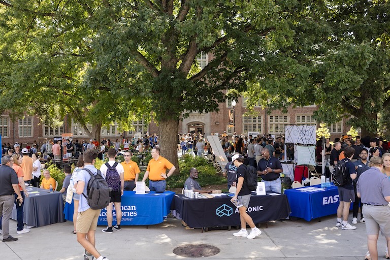 students and employers at the engineering cookout