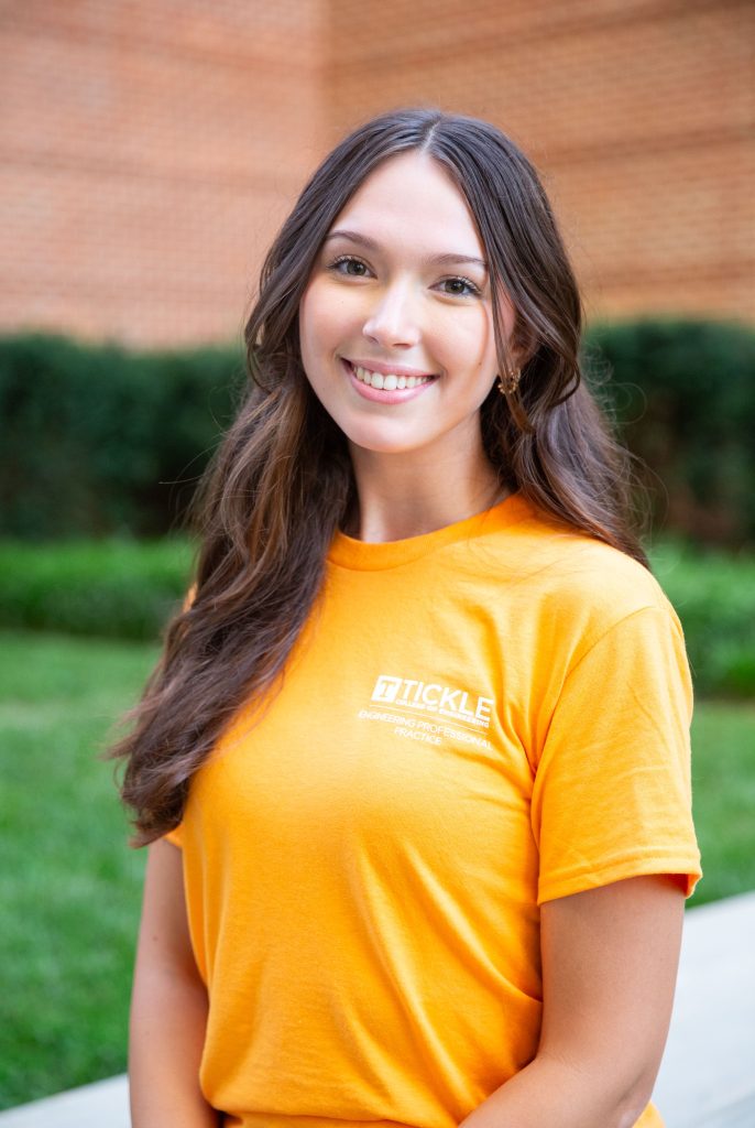 Headshot of Amanda Lick
