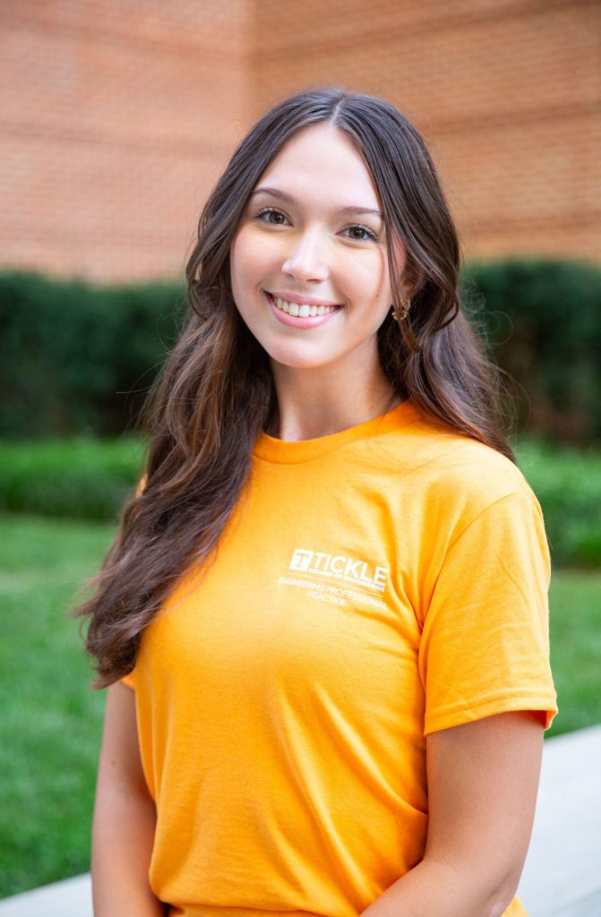 Headshot of Amanda Lick